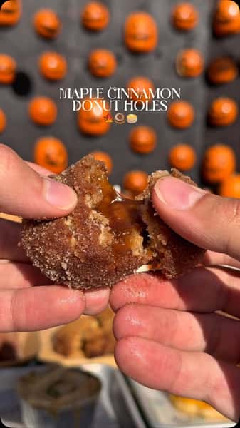 Our Maple Cinnamon Donut Holes are fluffy, coated in cinnamon sugar, and filled with sweet maple syrup 🍁🍩✨
The perfect fall treat for any time of day 🥞🤎
#donuts #donutholes #cinnamonsugar #desserttiktok #falldesserts