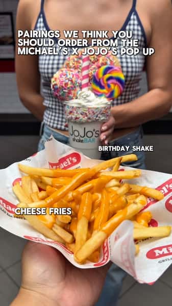 The pairings we think you NEED to try 👀🍔🥤
🎂 Birthday Shake + Cheese Fries
🍪 Cookies N Cream ShakeBAR + Chicago-Style Char Dog
🥗 Birthday Shake + Caesar Salad
🍫 Chocolate Nirvana + Char Burger
Come see what the @eatmichaels x JoJo’s pop-up is serving up in Highland Park! 📍
#foodpairing #highlandpark #northshorechicago #northshorefoodies #chicagofoodie