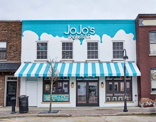Store front of JoJo's shakeBAR in Downtown Naperville