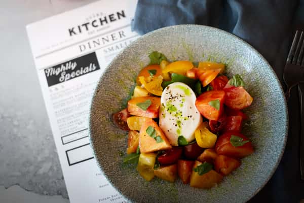 HEIRLOOM TOMATO