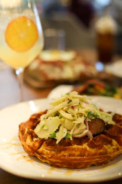 CHICKEN & WAFFLES
