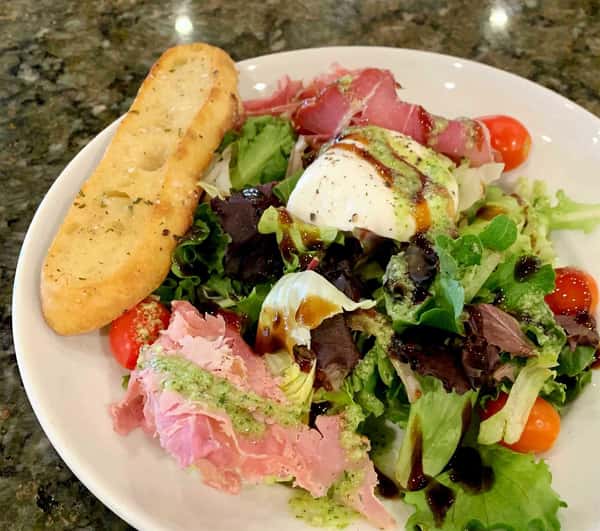 Caprese burrata salad