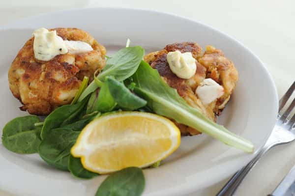 crabcake with arugala