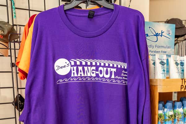 Dee's Merchandise