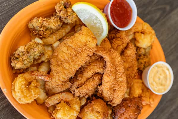 Fried seafood trio platter