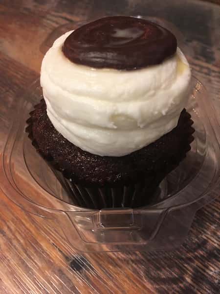 Choc Tuxedo Cup Cake