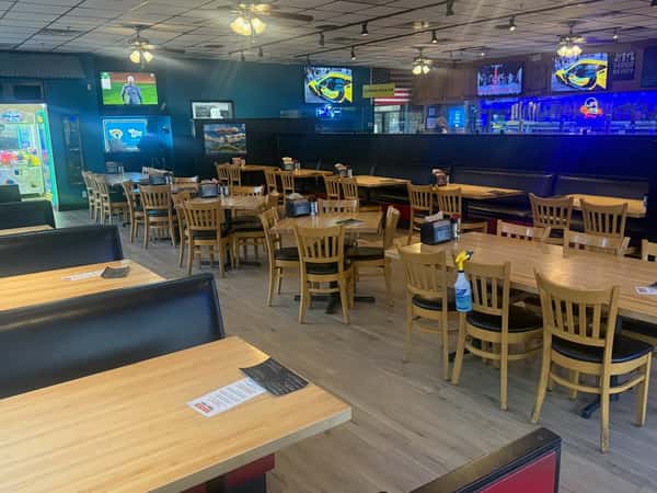 Dick's Wings & Grill St. Augustine Location inside view