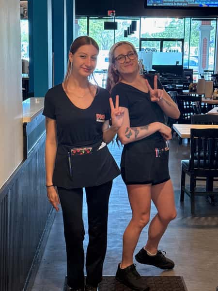 2 employees at Dick's Wings & Grill Atlantic