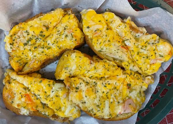 Crabby Kettle Cheese Bread