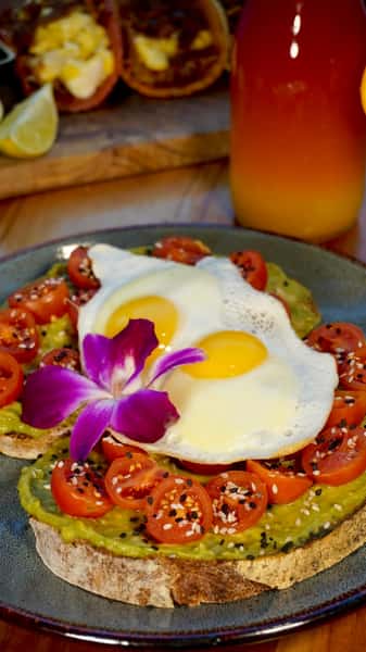 AVOCADO TRUFA TOAST