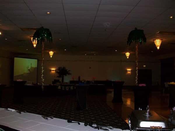 Interior of primo with palm tree decorations