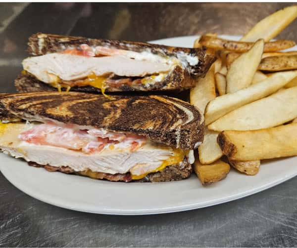 Izzy's Chicken Melt