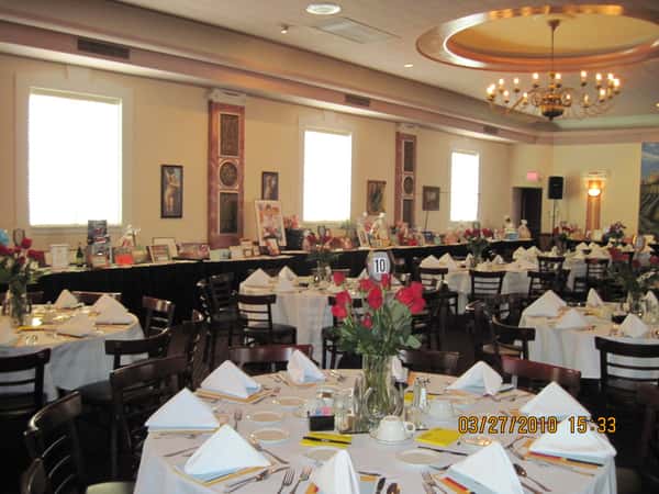 Rose Pictures of auction set up