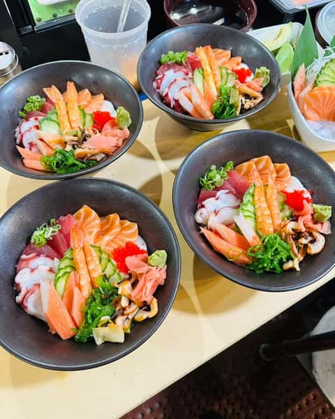Sashimi bowls