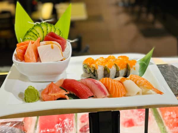 Sushi & Sashimi Combination Dinner