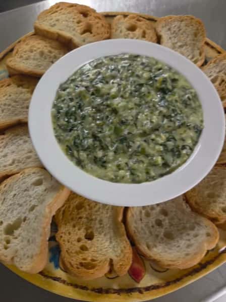 Our menu has plenty of appetizers for you to choose from! 

What is your favorite?! 

#appetizers #goodfood #antipasto #spinachdip #Buffalochickendip