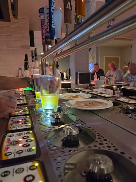 Have you seen our autofill beer taps yet? Lots of draft options to choose from! 

Shipyard pumpkin is back for the season, as well as Sam Adam's Octoberfest! 

Tonight we have music bingo with live music Friday and Saturday nights!

#livemusic #draftbeer #oldfashion #musicanddinner