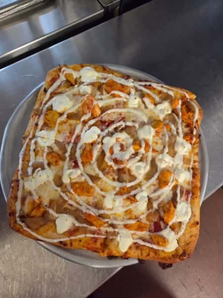 Whats for dinner tonight?! 

How about pizza?! 🍕🍕

Come on in or call us for takeout! 

#pizza #takeout #dinein #dinner