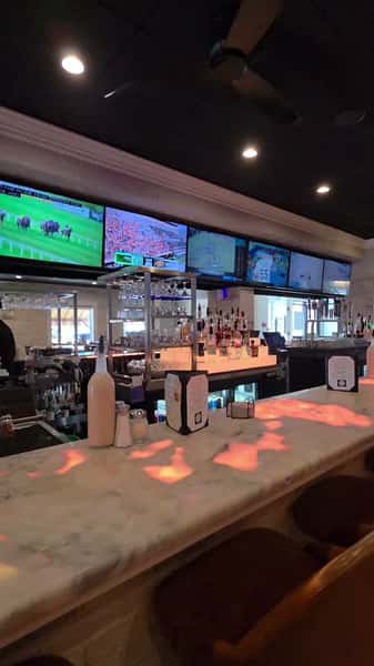 We are open and ready for you!

Come on down for dinner tonight!

🎸We've got Two Guys with Guitars playing in the lounge from 7-9!🎸

#livemusic #dinnerandmusic #loungemusic