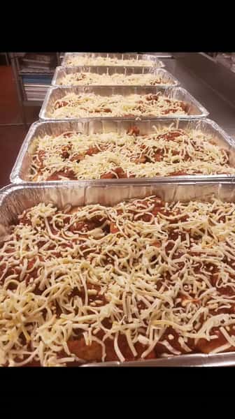 Chicken, Chicken, Chicken! 

Lots of trays of chicken parm going out! 

Call us for your catering needs! 

#catering #chickenparm #foodtogo