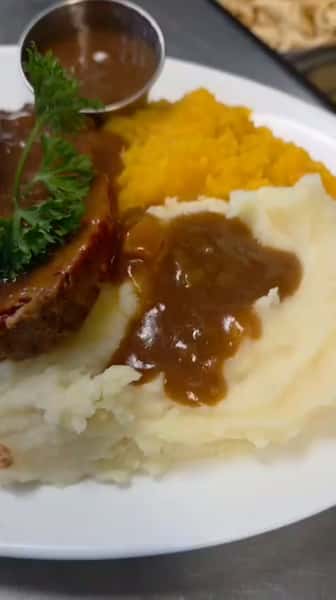 We have great comfort foods. 

What is your favorite?! 

#dinner #comfortfood