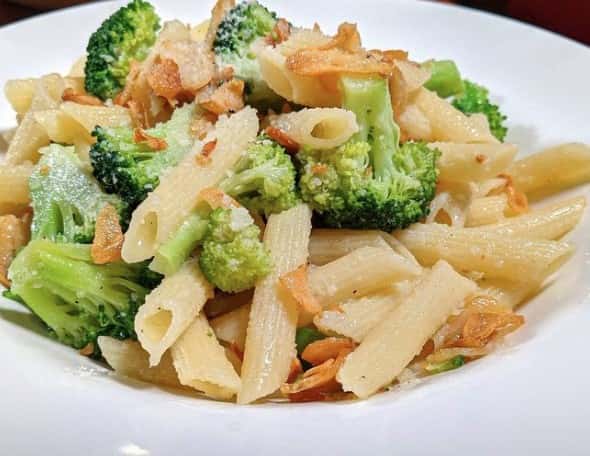 Olive Oil, Garlic & Broccoli