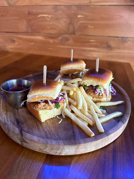FRIED CHICKEN SLIDERS WITH FRIES