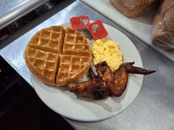 Smoked Chicken Wings & Waffle