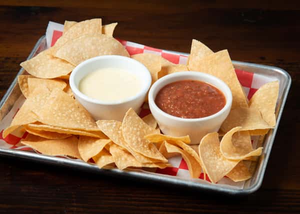 Chips, Salsa & Beer Queso