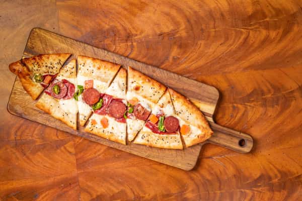 Sujuk Pastrami Pide