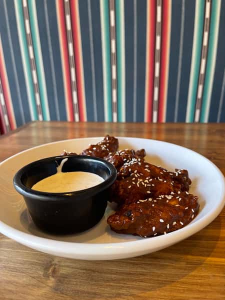 Molé Wings