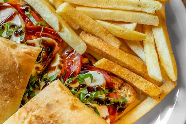 Caprese_Salad_Sandwich