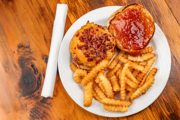 Bacon Pimento Cheeseburger
