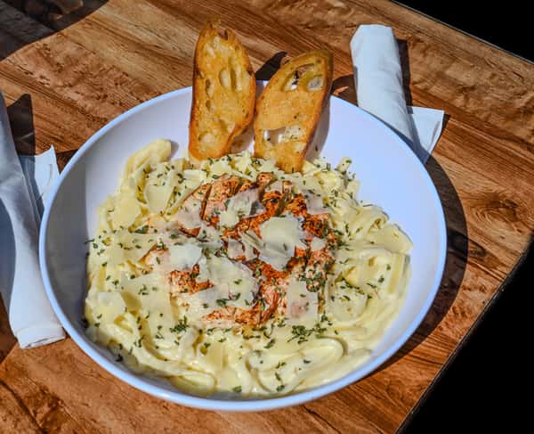 Fettuccine Alfredo