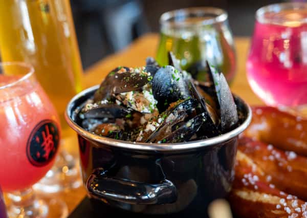 Black Pepper and Garlic Mussels (1 lb)