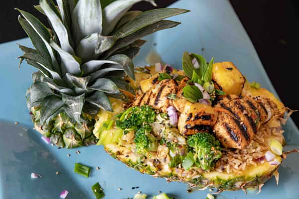 GRILLED CHICKEN JERKYAKI PINEAPPLE BOWL