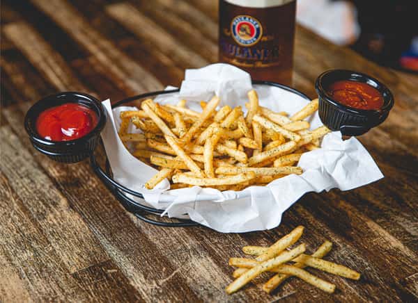 Pommes with Curry Ketchup