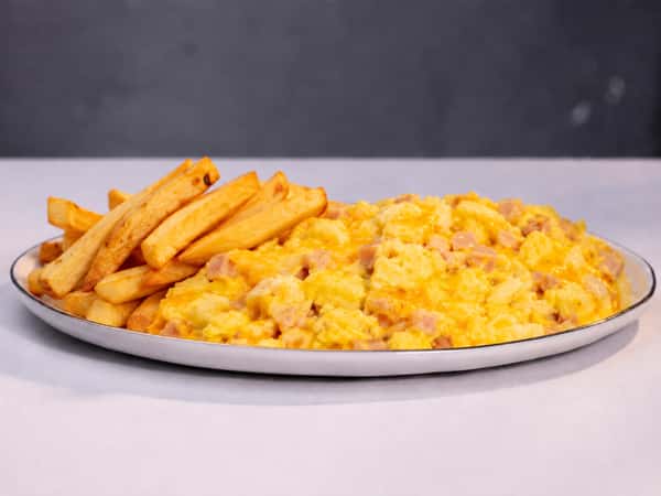 #2 - 3 HUEVOS REVUELTOS/JAMON O PAVO/PAPAS FRITAS