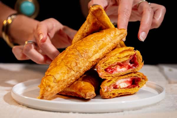 GUAY / QUESO PASTELE