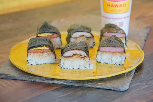 A plate of six spam musubi