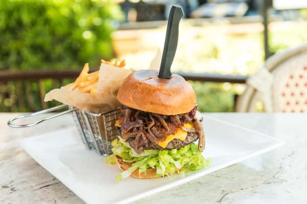 Berninis Signature Burger