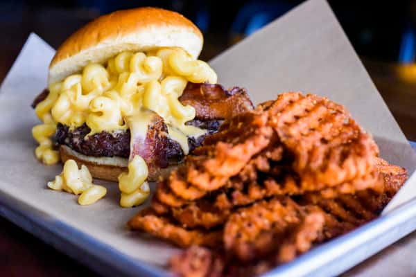 Bacon Mac 'n Cheese Main Enterrium