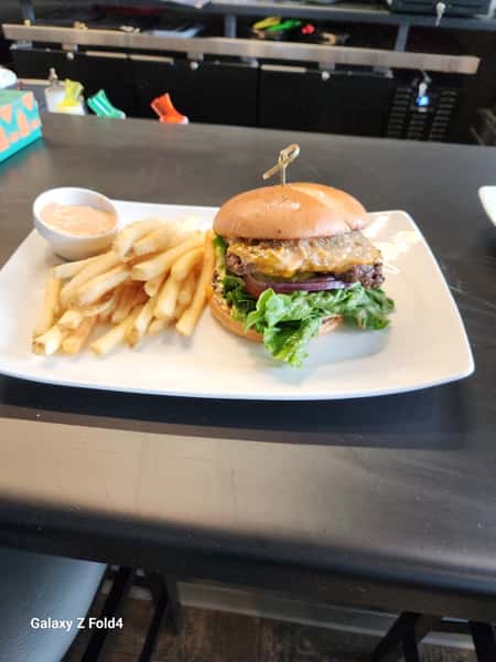 AMELIA'S BURGER