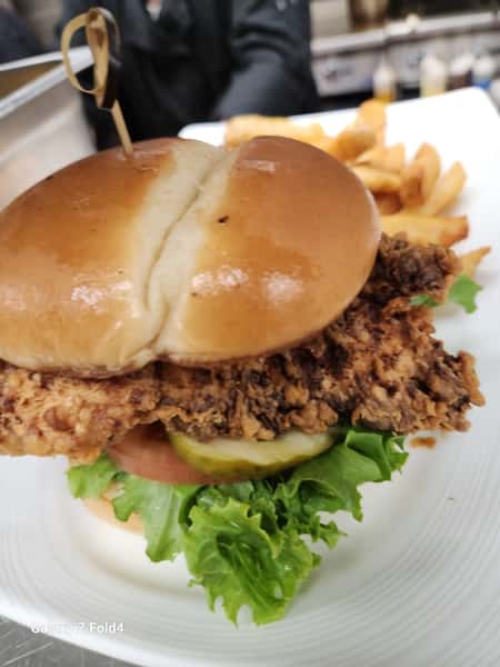 FRIED CHICKEN SANDWICH