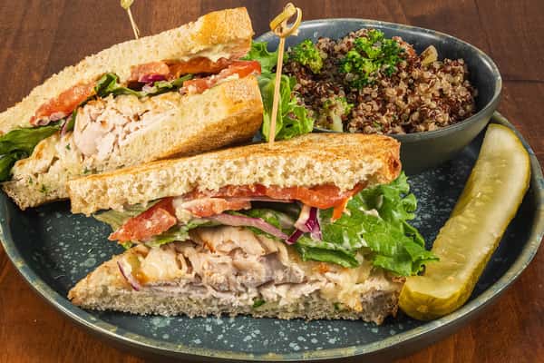 1/2 Turkey Pesto
