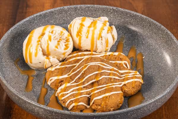 Juli's Famous Apple-Filled Chai Cookie a la Mode