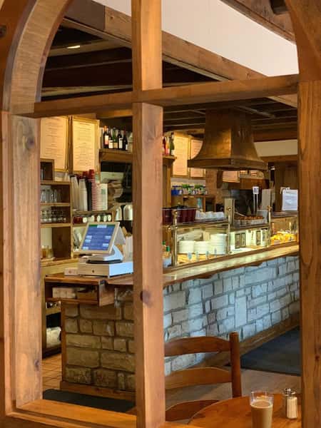 Brick archway enterance into dining room