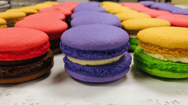 Assortment of flavored macaroons on a tray