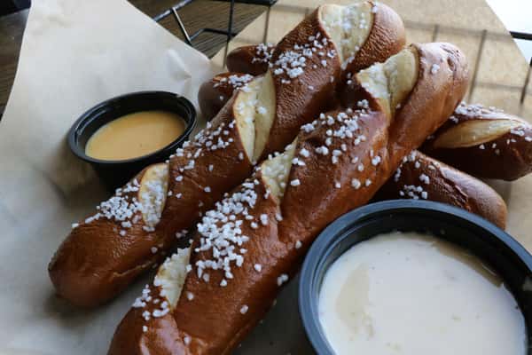 Everything Pretzels (4) [V]