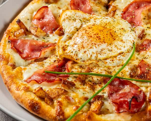 Large Breakfast Pizza